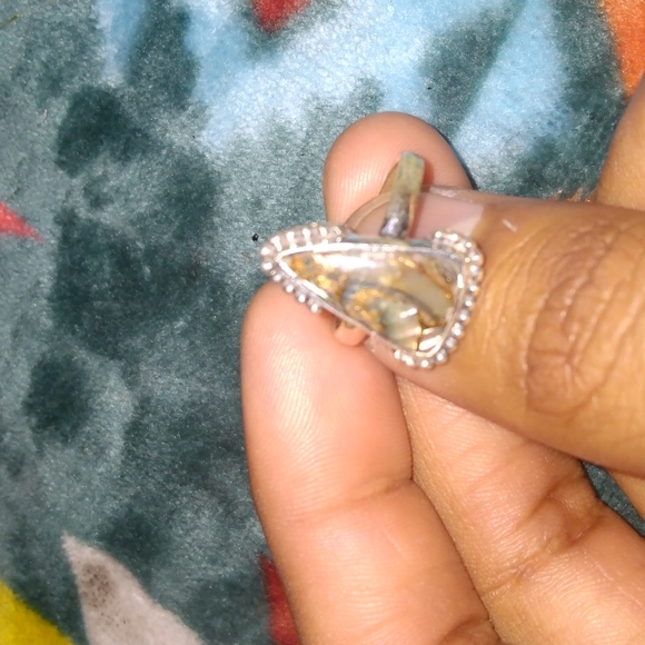 Ring - Picture 2 of 4